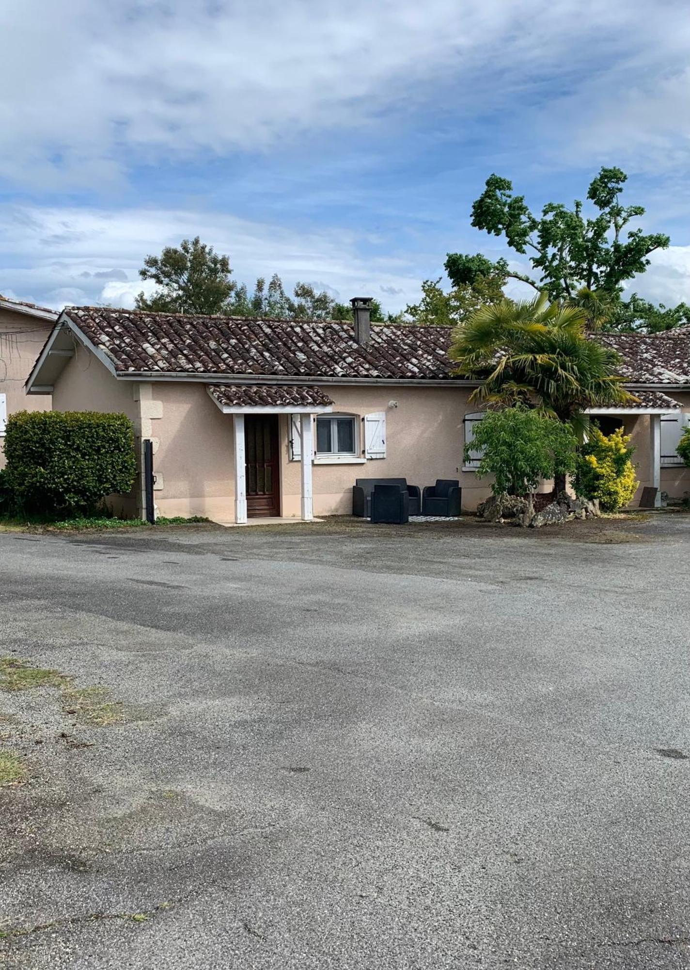 Petite Maison Dans Un Village Du Gers Sabazan Exterior photo